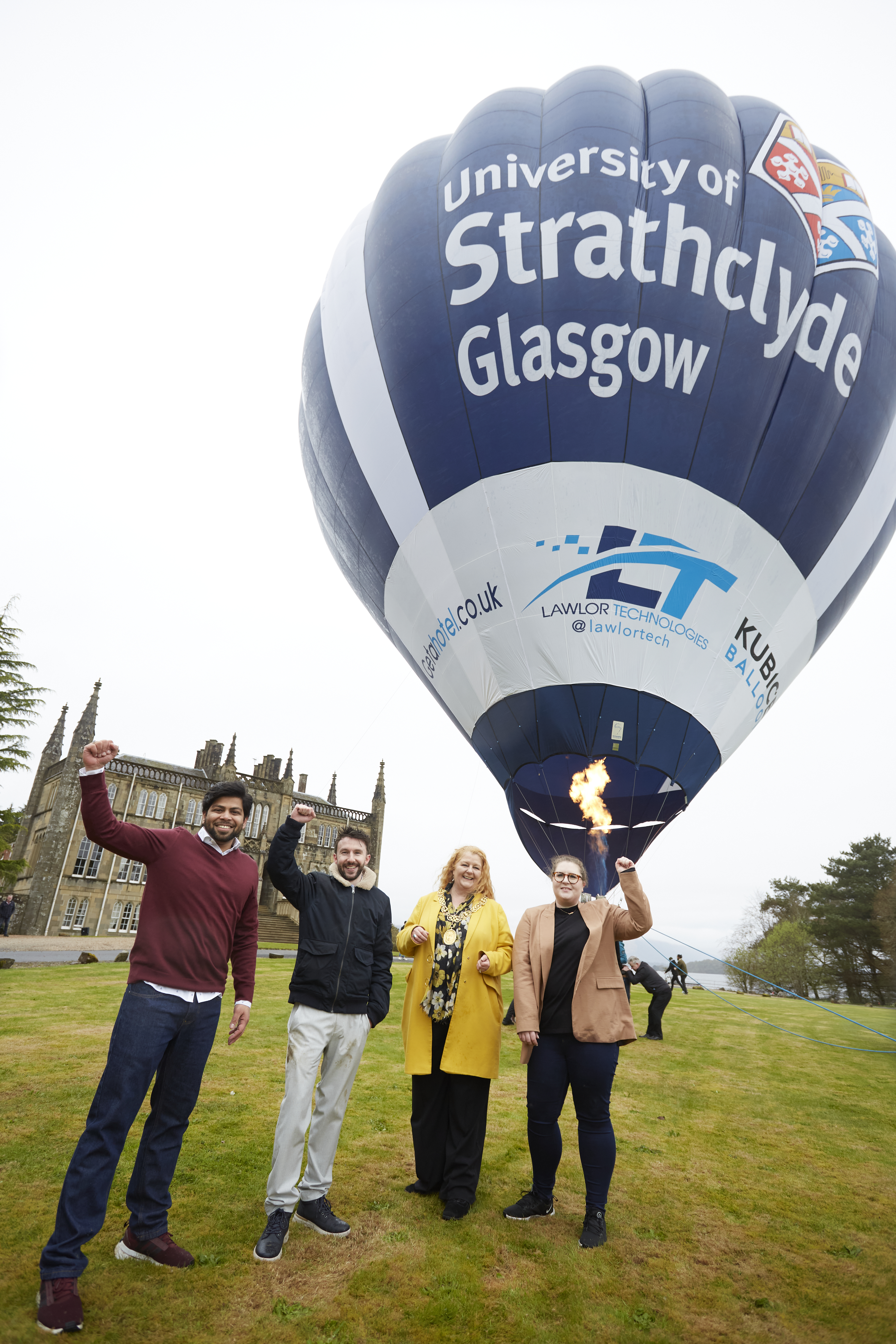The maiden launch of 'Big Andy', Strathclyde's branded hot air balloon. L-R: Sheik Abdul Malik; Chris Lawlor of Lawlor Technologies; Glasgow City Lord Provost Jacqueline McLaren; Maisie Keogh. Photo by Guy Hinks