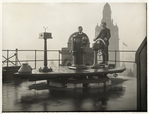 The Land-Ship, a mock navigation bridge on the roof of the School of Navigation, Royal Technical College, Glasgow, 1913 (ref: OP/3/72)