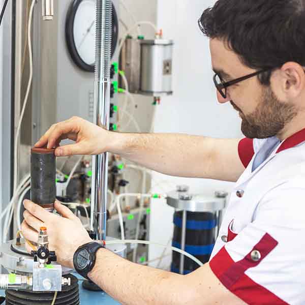 Analysis of soil ample in laboratory Analysis of soil ample in laboratory