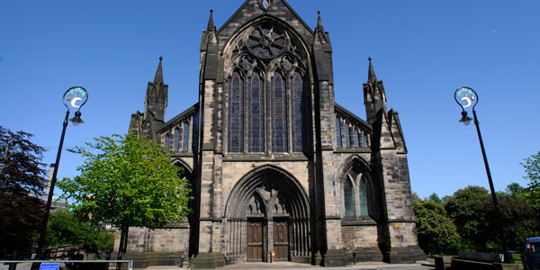 glasgow cathedral - a large church building in Glasgow
