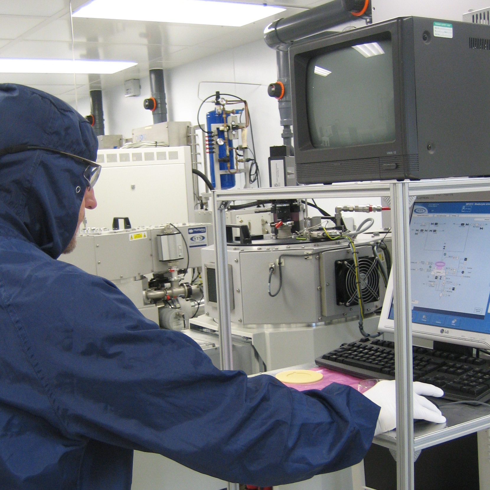 ICP etch tool in TIC cleanroom