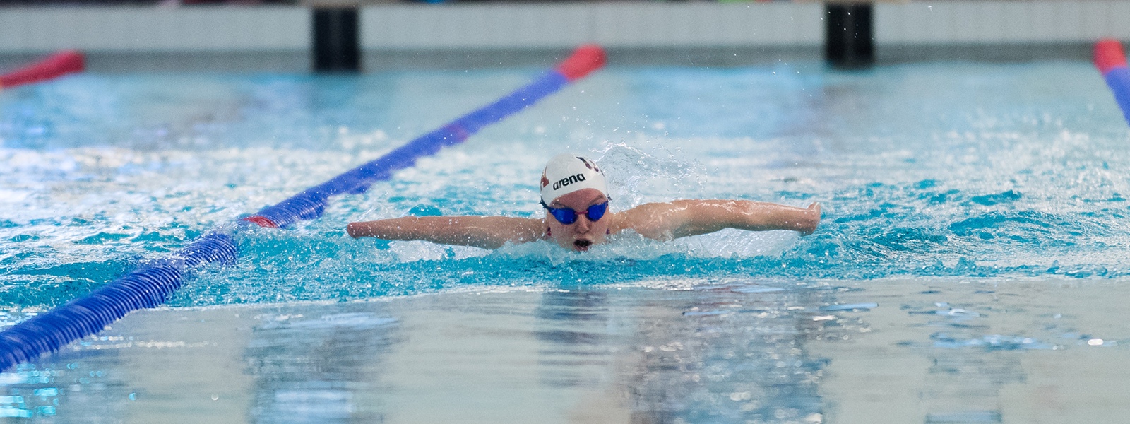 Toni Shaw competes in a swim race