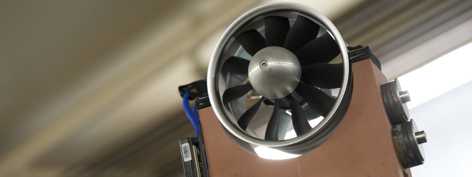 a close up of a fan in the water tank