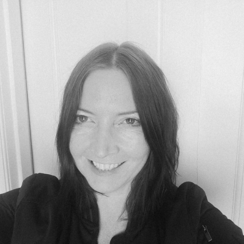Prof Lesley Henderson