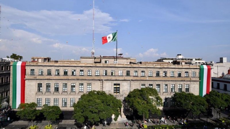 Picture of Mexican Supreme Court Building with Mexican flag flying