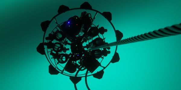 Light detection rig under water