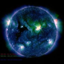 False-colour composite image of the Sun combining soft X-ray and EUV images. 