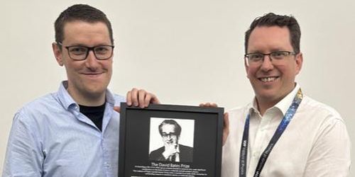 Dr James McGilligan receives IOP Award