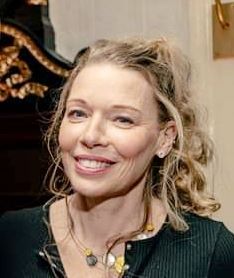 SHONA HILTON SHONA HILTON