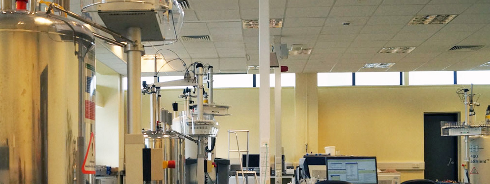 The NMR facility at Strathclyde