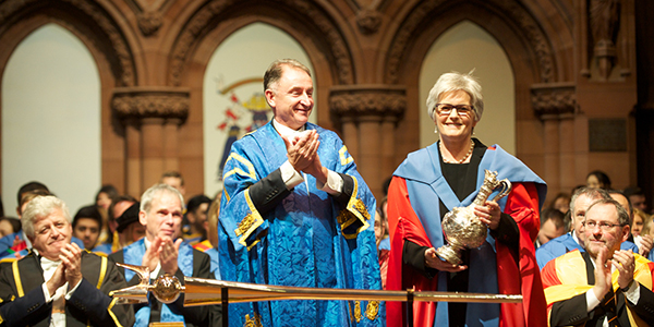 Dame Susan Bruce with her Alumna of the Year 2015 Award alongside Professor Sir Jim McDonald