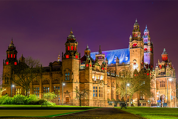 Kelvingrove Art Gallery at night