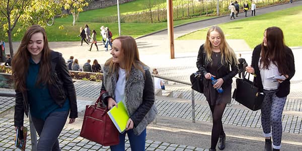 Students in Rottenrow gardens
