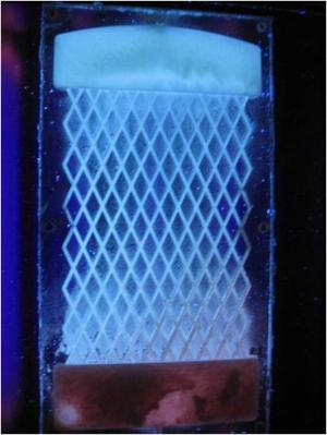 Precipitated calcite flourescence in artificial fracture network