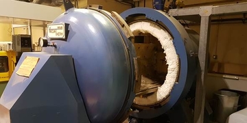 Image of our autoclave, situated in the polymer processing area