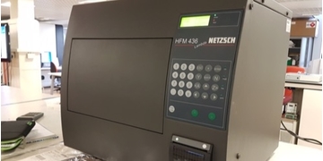 Image of our Netzsch heat flow meter