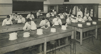 Photograph of students of the Scottish School of Bakery at the Royal Technical College, Glasgow, 1933-1934 (ref: OP/4/147/3).